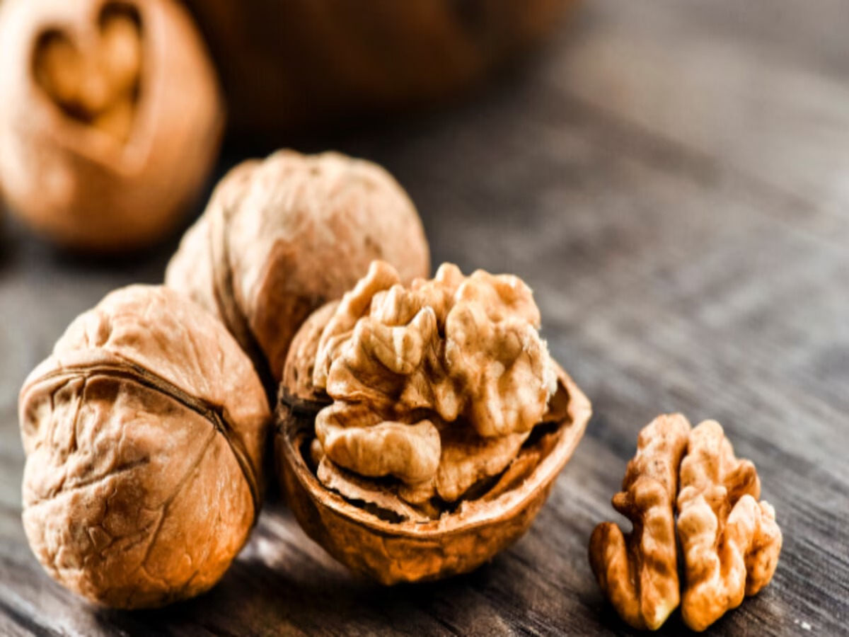 Walnuts (अक्रोड)