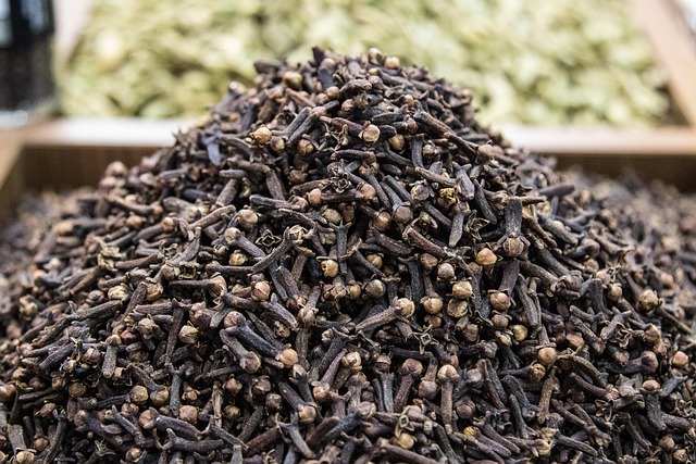 Cloves (लवंग)
